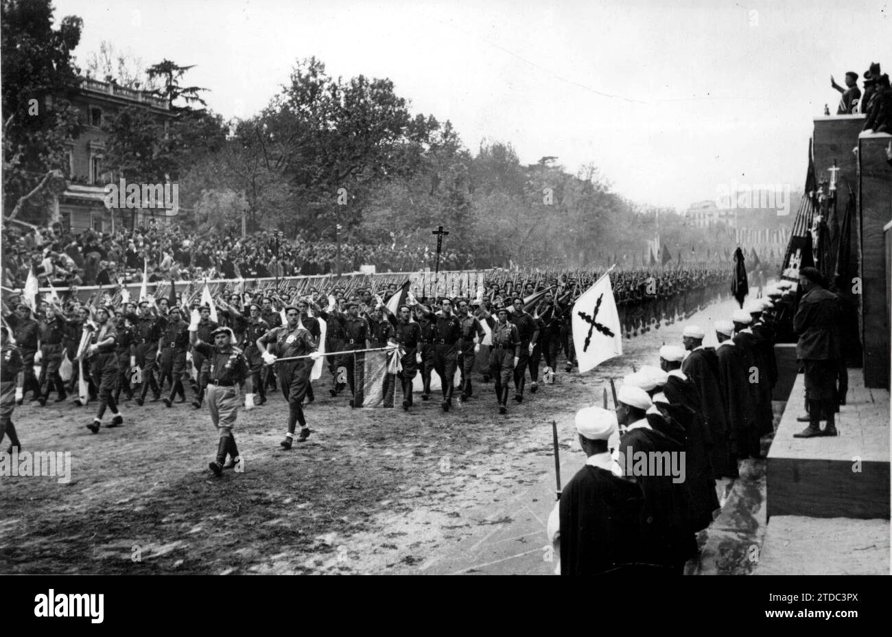 Madrid, 05/19/1939. Défilé de la victoire après la fin de la guerre de Sécession. A l'image, les Basques et Navarrese se réclament. Crédit : Album / Archivo ABC Banque D'Images