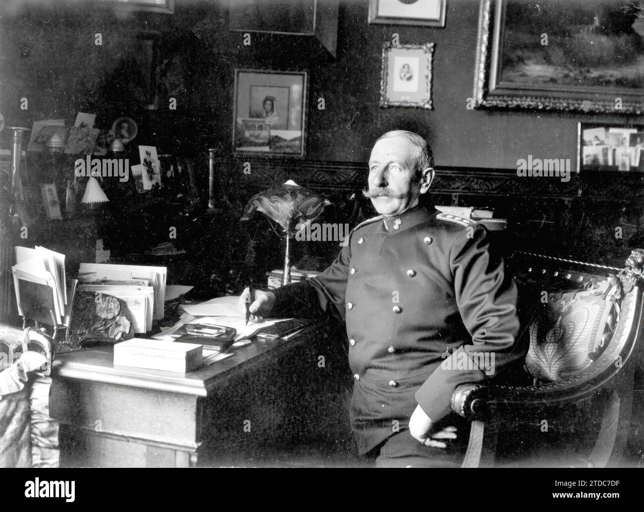 01/31/1907. La police marocaine. Le colonel d'artillerie suisse, M