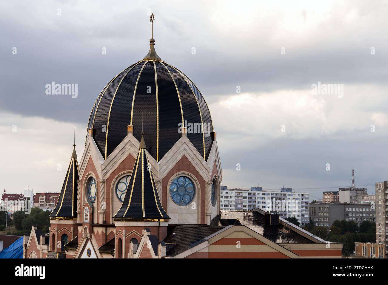 Le dôme de la synagogue Konigsberg est sous un ciel nuageux en journée Banque D'Images