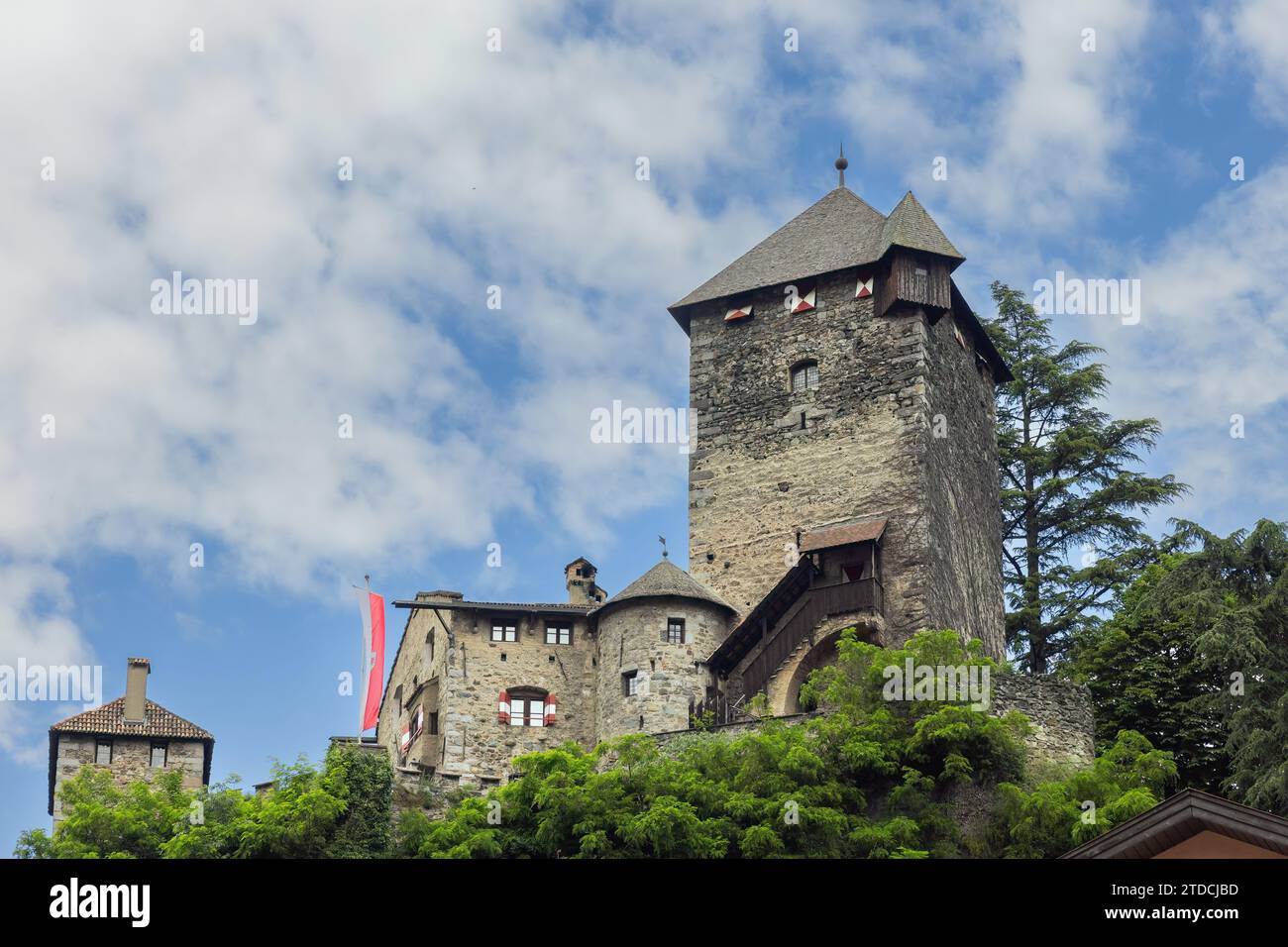Castel Branzoll à Chiusa (Klausen), Italie. ciel bleu Banque D'Images