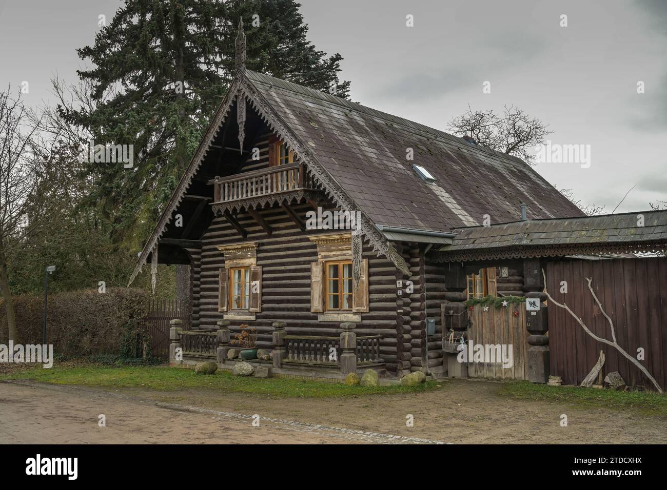 Historisches Holzhaus, Kolonie Alexandrowka, Potsdam, Brandenburg, Deutschland Banque D'Images