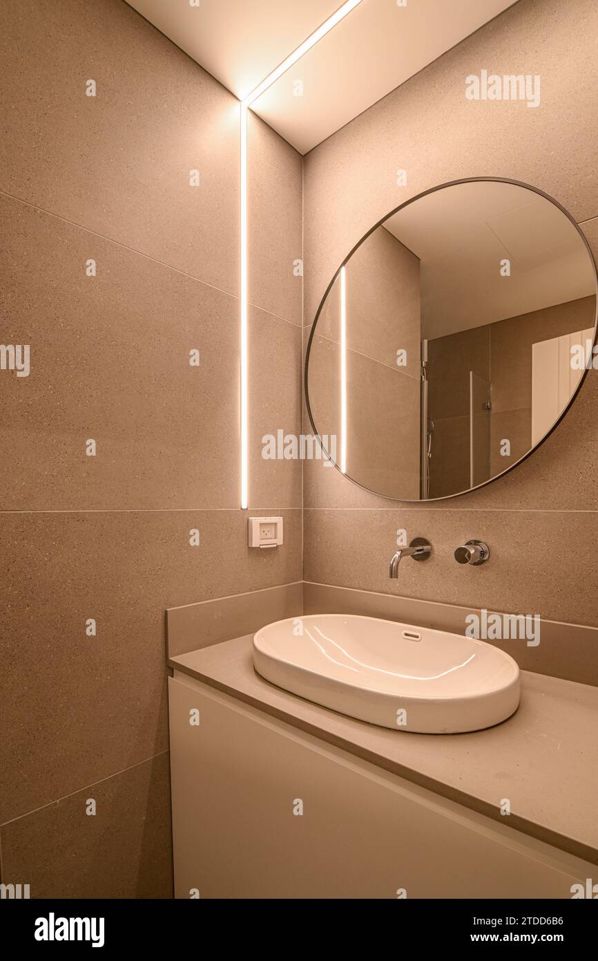 Image haute résolution de design intérieur de salle de bain ultra moderne - HDR - Israël Banque D'Images