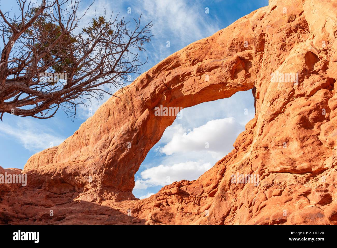 South Window Arch dans le parc national des Arches dans l'Utah. Paysage désertique pittoresque à Moab, États-Unis Banque D'Images