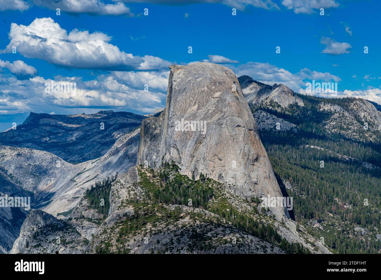 Half Dome, Yosemite National Park, site du patrimoine mondial de l'UNESCO, en Californie, États-Unis d'Amérique, Amérique du Nord Banque D'Images