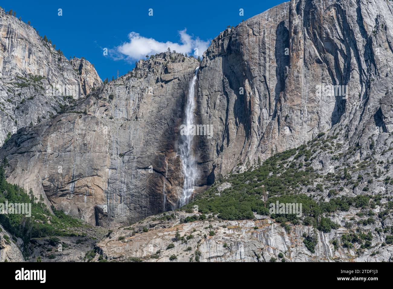 Yosemite Falls, plus haute chute d'eau, parc national de Yosemite, site du patrimoine mondial de l'UNESCO, Californie, États-Unis d'Amérique, Amérique du Nord Banque D'Images