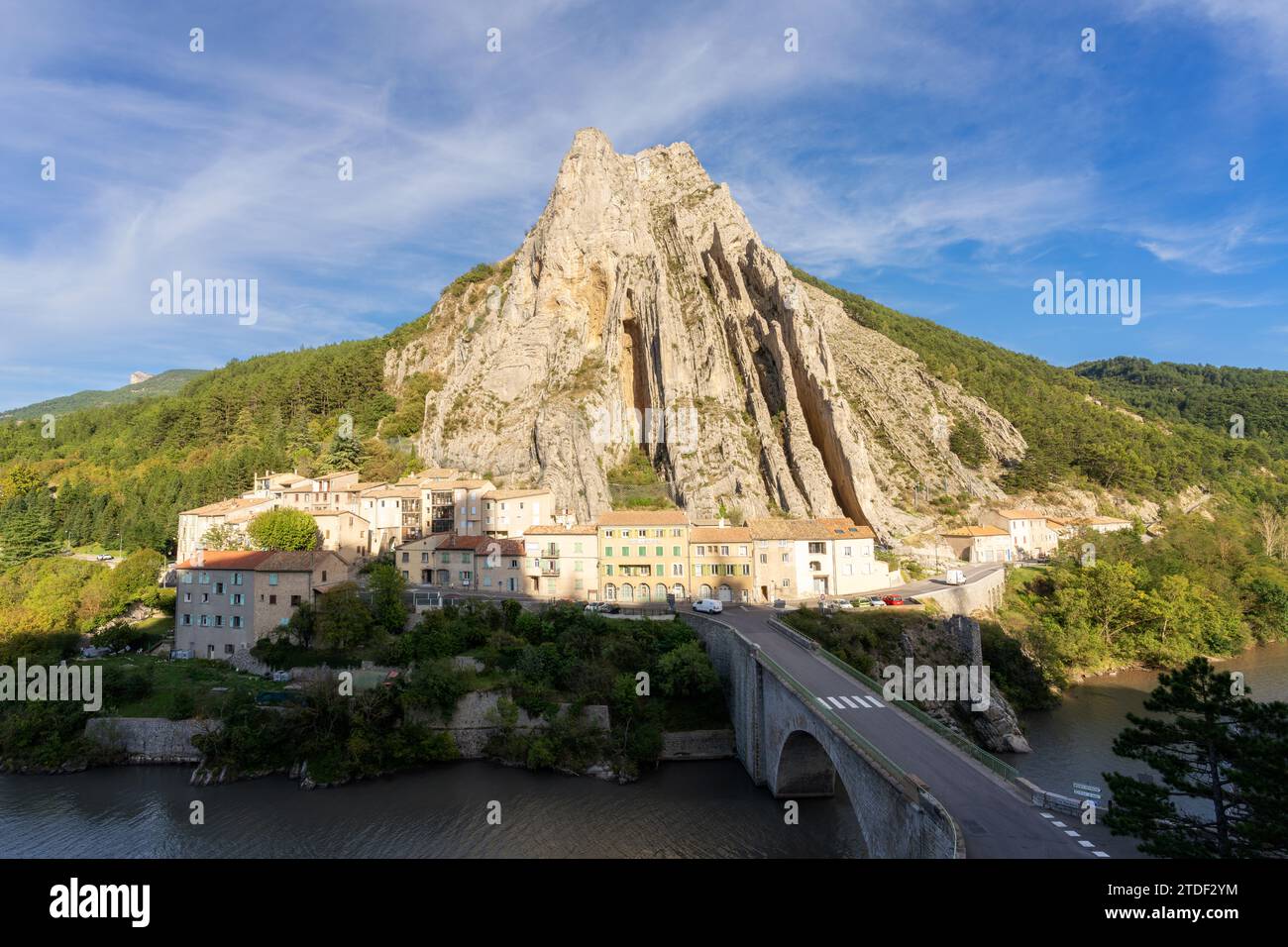 Rocher de la Baume, Sisteron Rock, Sisteron, Alpes-de-haute-Provence, Provence-Alpes-Côte d'Azur, Provence, France, Europe Banque D'Images