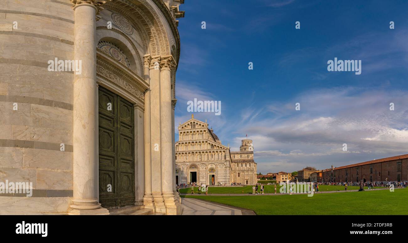 Vue de la cathédrale de Pise et de la tour penchée de Pise, site du patrimoine mondial de l'UNESCO, Pise, province de Pise, Toscane, Italie, Europe Banque D'Images