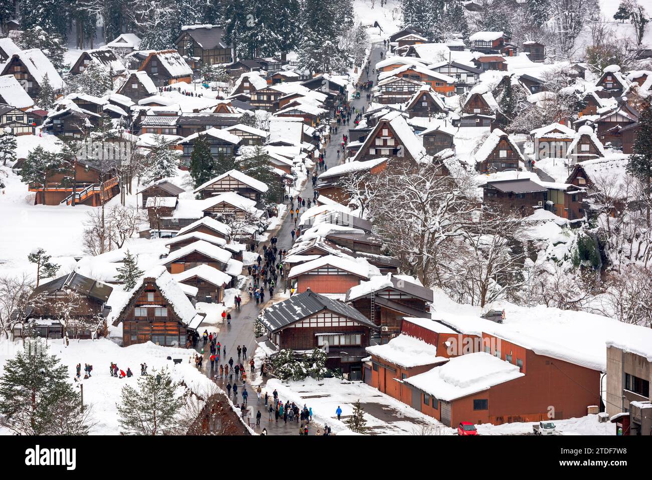 Shirakawago, village historique du Japon en hiver. Banque D'Images
