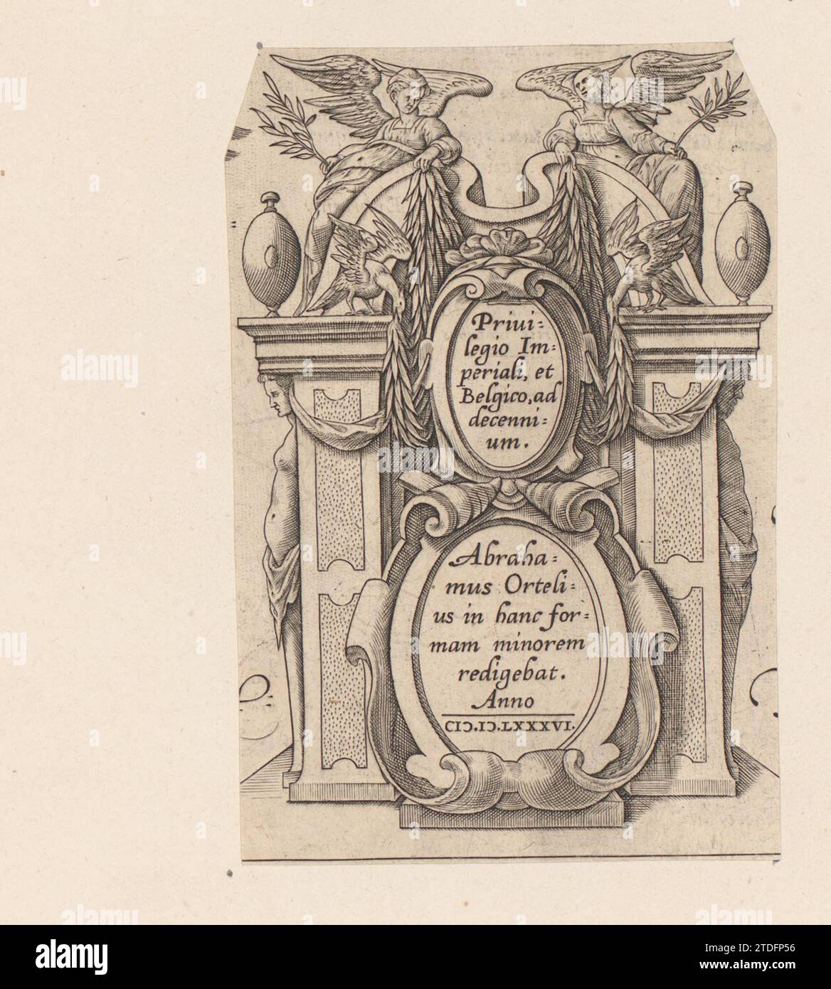 Cartouche avec deux anges et deux oiseaux, 1586 cartouche en deux parties dans un cadre architectural. Les deux anges et les deux oiseaux sur le dessus décorent les guirlandes. La cartouche est un fragment d'une carte de Juda et d'Israël. L'impression fait partie d'un album. Anvers gravure papier cartouche en deux parties dans un cadre architectural. Les deux anges et les deux oiseaux sur le dessus décorent les guirlandes. La cartouche est un fragment d'une carte de Juda et d'Israël. L'impression fait partie d'un album. Gravure sur papier Anvers Banque D'Images