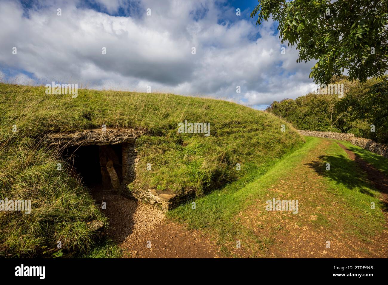 Belas Knap long Barrow néolithique sur Cleeve Hill dans les Cotswolds AONB, Gloucestershire Banque D'Images