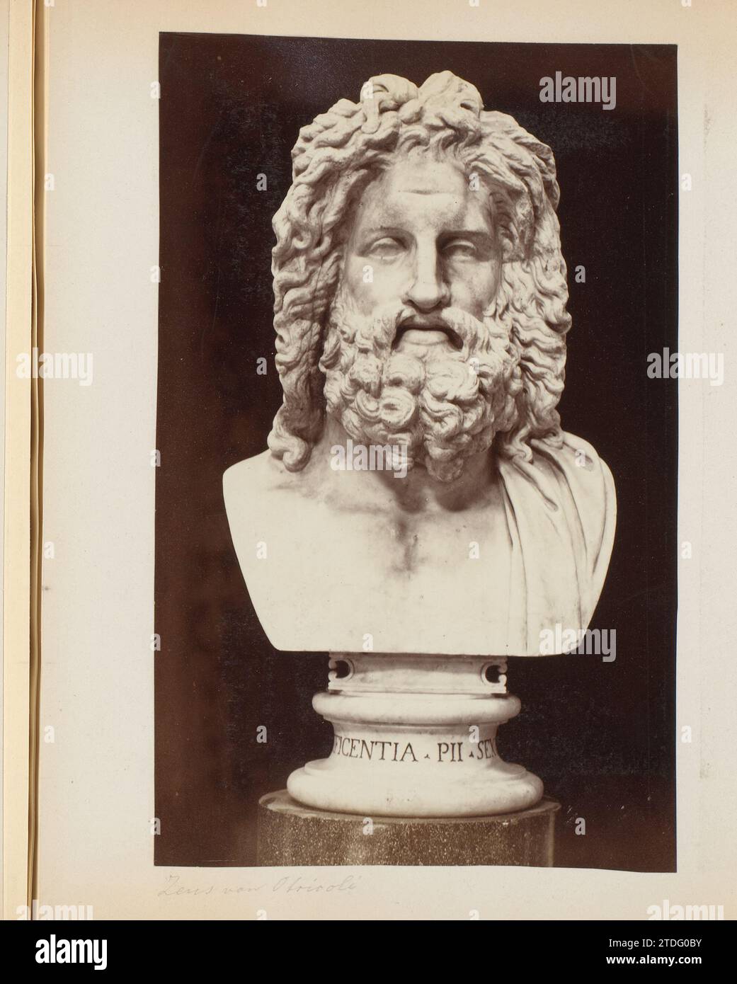 Sculpture de Zeus ou Jupiter d'Otricoli dans les Musées du Vatican à