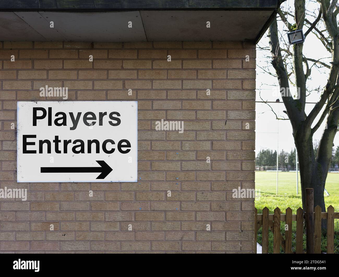 Avis « entrée des joueurs » sur un mur du club de cricket. Banque D'Images