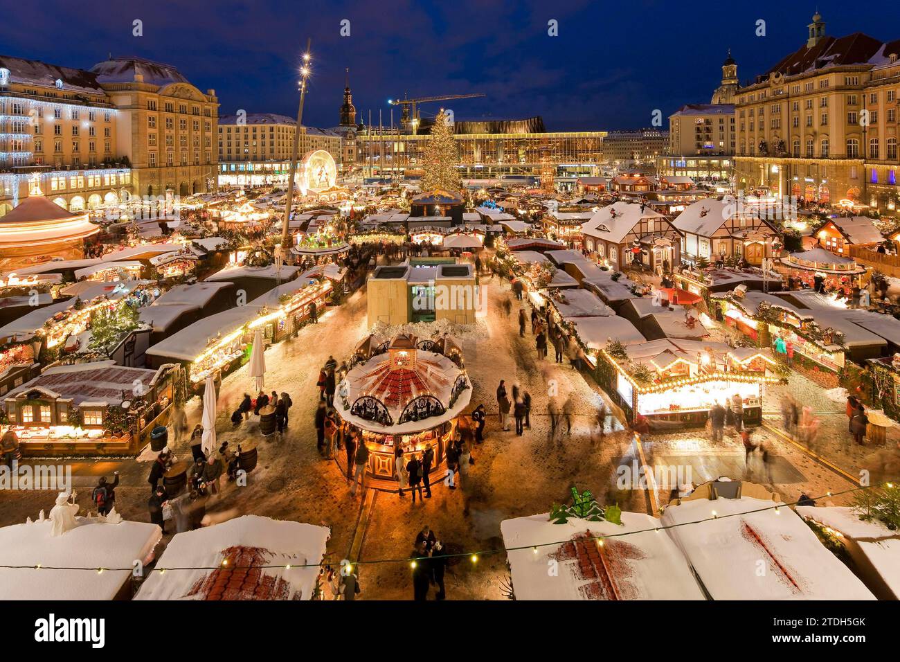 Le Striezelmarkt, qui se tient depuis 1434, est le plus ancien marché