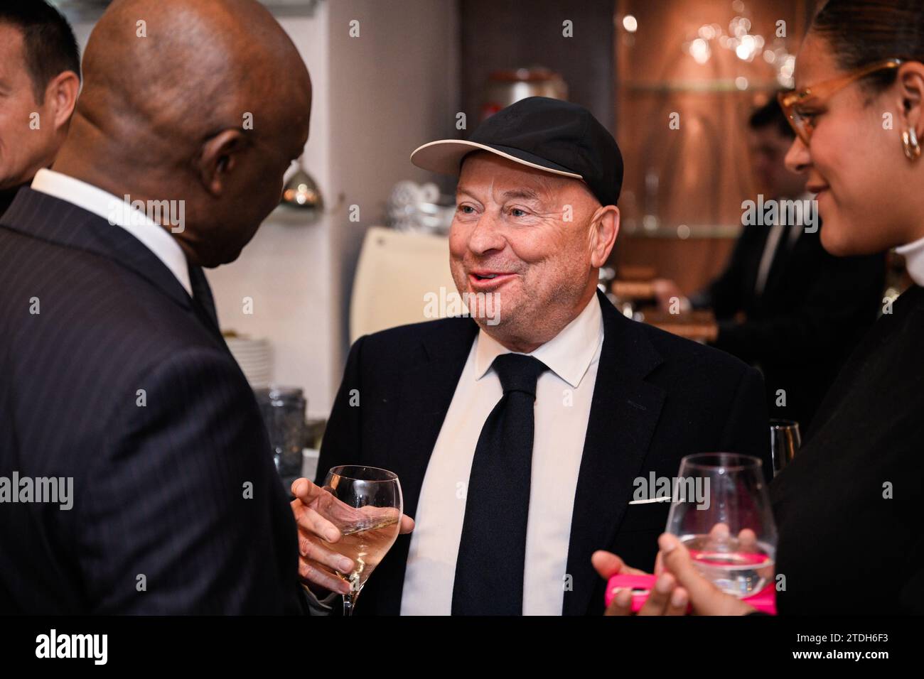 Bruxelles, Belgique. 18 décembre 2023. Luciano d'Onofrio photographié lors d'une cérémonie pour le Trophée Raymond Goethals et le Prix Dominique d'Onofrio, lundi 18 décembre 2023, à Bruxelles. Le Trophée Raymond Goethals est réservé aux entraîneurs belges, actifs en Jupiler Pro League ou à l’étranger. Le Prix Dominique d'Onofrio 2023 est réservé aux débutants de la Jupiler Pro League depuis la saison 2022-2023 et n'ayant plus que 20 ans au 31 décembre 2023. BELGA PHOTO LAURIE DIEFFEMBACQ crédit : Belga News Agency/Alamy Live News Banque D'Images