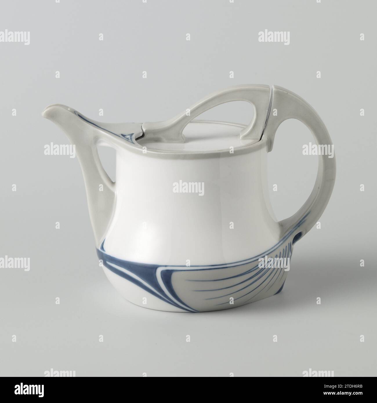Bol à Thé Matcha Traditionnel – Jade Leaf – Porcelaine Blanche Mate Fait Main Avec Bec Verseur – 530 Ml