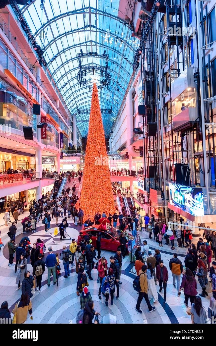Eaton Centre à Toronto, Canada. Saison de Noël et décoration Banque D'Images