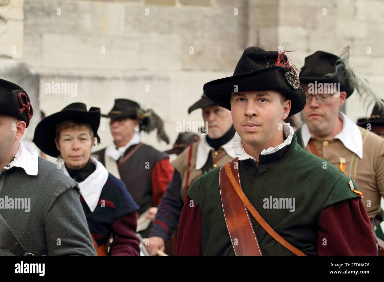 GENÈVE ; SUISSE-décembre 10 : un groupe de participants à la procession costumée en costumes médiévaux authentiques. Défilé du festival escalade le 10 décembre 20 Banque D'Images