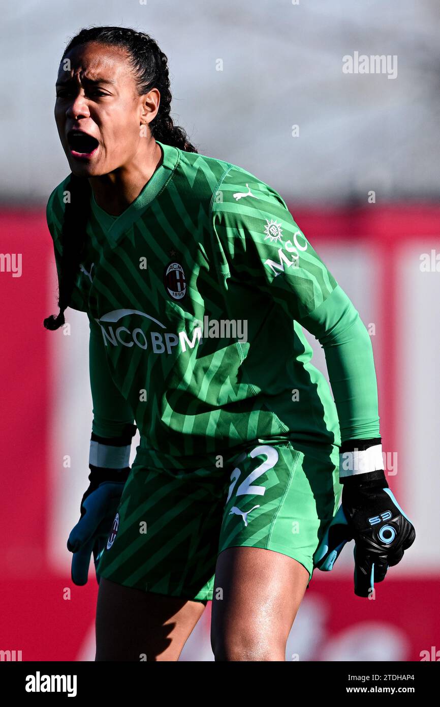 Milan, Italie. 16 décembre 2023. Milan, Italie, 16.12.23 : la gardienne Selena Delia Babb (32 AC Milan) lors du match féminin de Serie A entre AC Milan et Napoli au Vismara Sports Center à Milan, Italia Soccer (Cristiano Mazzi/SPP) crédit : SPP Sport Press photo. /Alamy Live News Banque D'Images