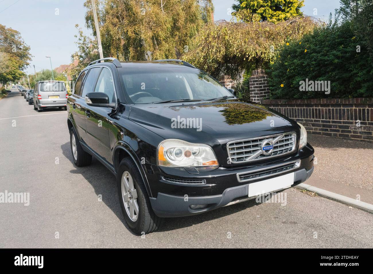 Photos d'un grand 4x4 Volvo XC90 SUV garé sur une allée britannique de banlieue Banque D'Images