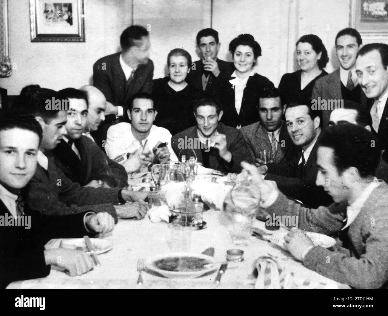 Protagonistes - joueurs - membres de la famille - 'les joueurs célibataires de Madrid vivaient à la Maison de Doña Manolita' Mai 1941. Crédit : Album / Archivo ABC Banque D'Images