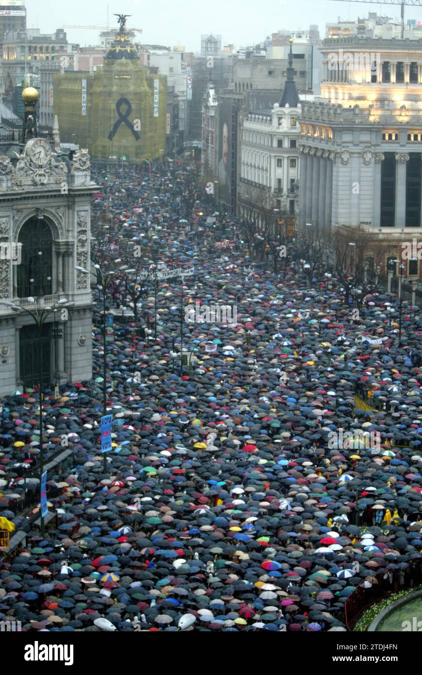 03/11/2004. Madrid, 03-12-04 manifestation contre le terrorisme. Photo : Ángel de Antonio. Crédit : Album / Archivo ABC / Ángel de Antonio Banque D'Images 03/11/2004. Madrid, 03-12-04 manifestation contre le terrorisme. Photo : Ángel de Antonio. Crédit : Album / Archivo ABC / Ángel de Antonio Banque D'Images