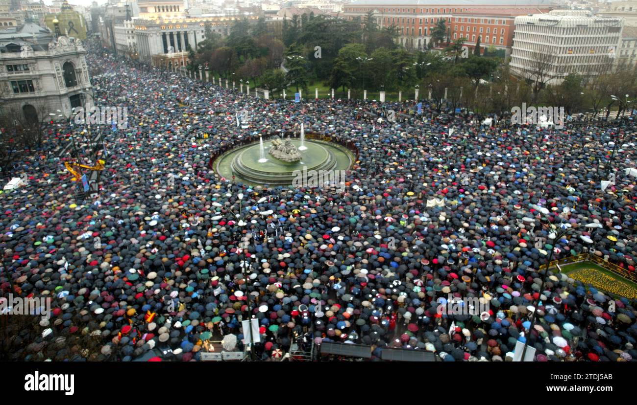 03/11/2004. Madrid, 03-12-04 manifestation contre le terrorisme. Photo : Ángel de Antonio. Crédit : Album / Archivo ABC / Ángel de Antonio Banque D'Images 03/11/2004. Madrid, 03-12-04 manifestation contre le terrorisme. Photo : Ángel de Antonio. Crédit : Album / Archivo ABC / Ángel de Antonio Banque D'Images