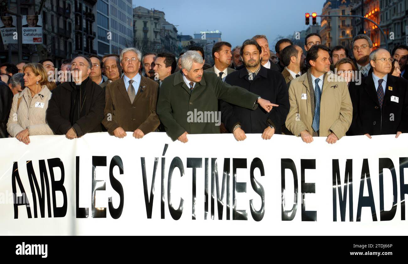 03/11/2004. Barcelone 03/12/04....manifestation contre les attentats de Madrid,....FTOS...Yolanda Cardo... Archdc. Crédit : Album / Archivo ABC / Yolanda Cardo Banque D'Images 03/11/2004. Barcelone 03/12/04....manifestation contre les attentats de Madrid,....FTOS...Yolanda Cardo... Archdc. Crédit : Album / Archivo ABC / Yolanda Cardo Banque D'Images