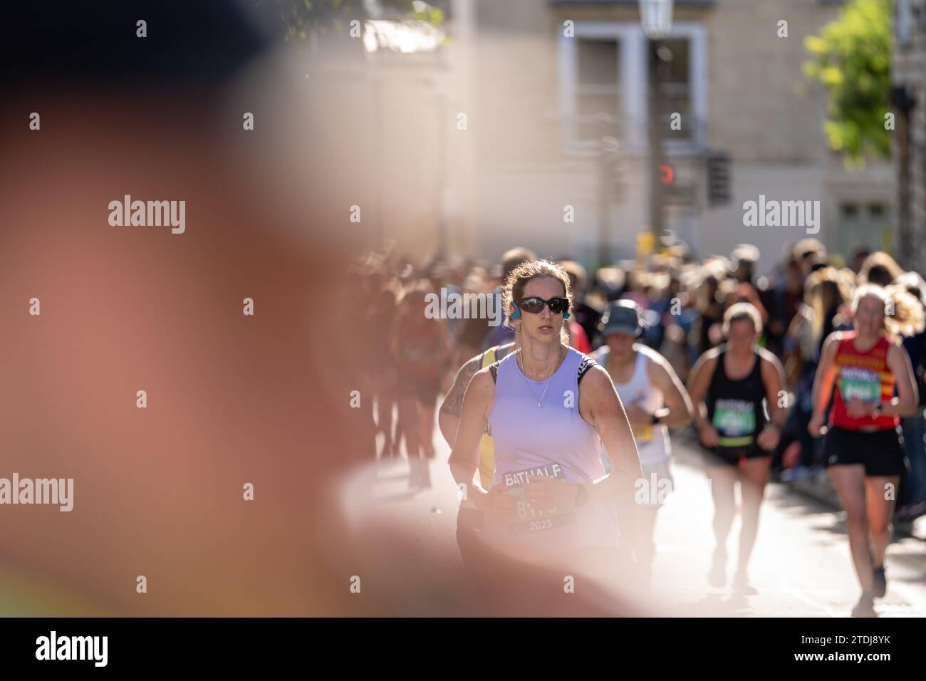 Bath, Royaume-Uni, 15 octobre 2023 : les coureurs prennent part au semi-marathon de Bath dans la ville historique de Somerset Banque D'Images