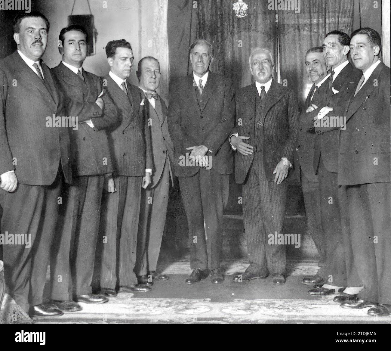 12/12/1931. Chevalier long avec des politiciens de gauche dans la deuxième république espagnole. Crédit : Album / Archivo ABC Banque D'Images