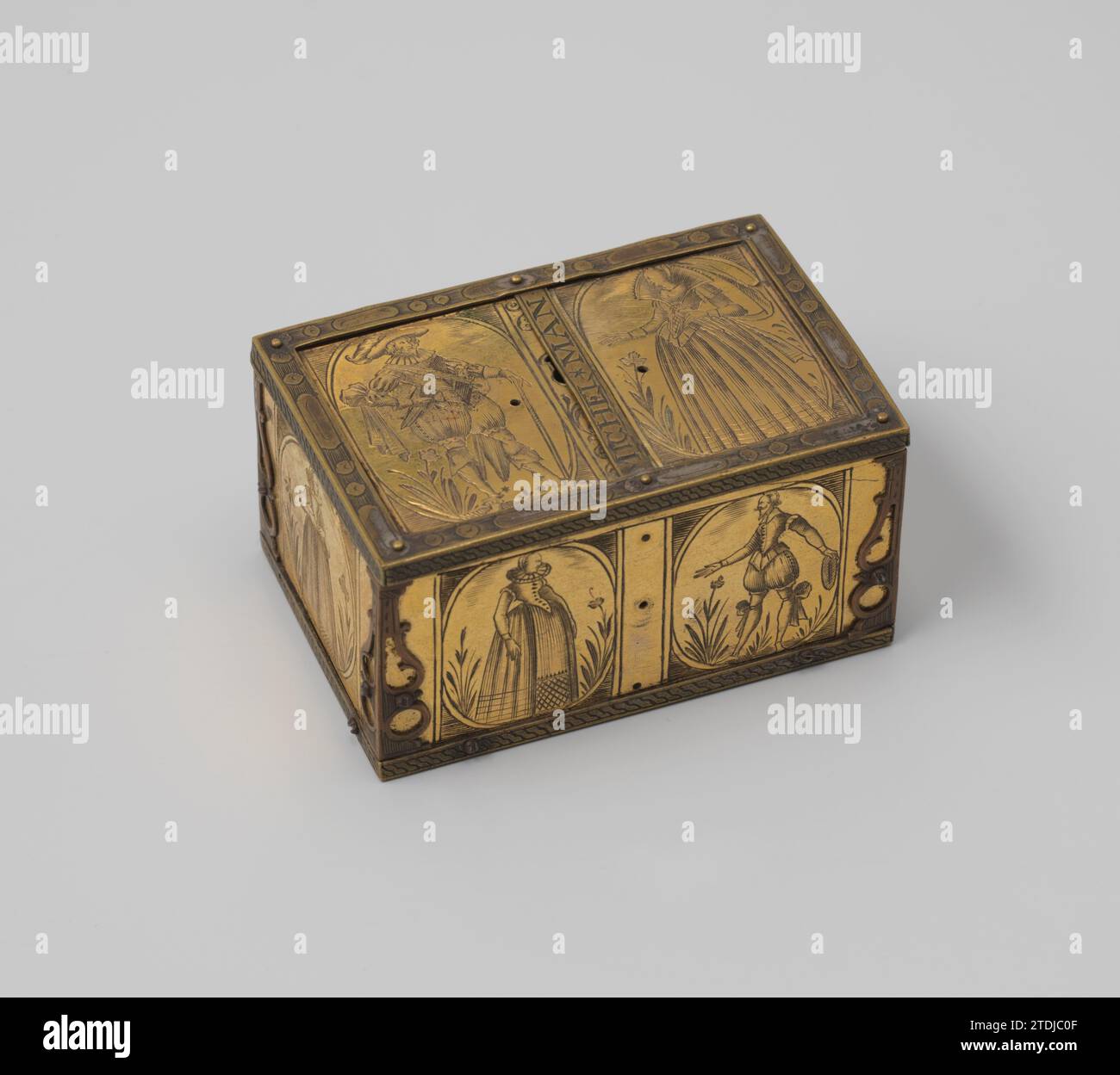 Knottedoos, anonyme, c. 1600 - c. 1625 Knotte box (?) D'argent (?) Partiellement dorée. Sous la forme d'une boîte à monnaie et gravée avec des figures d'hommes et de femmes en médaillons. Nord des pays-Bas (éventuellement) argent (métal). Dorure (matériel) boîte à Knotte dorure (?) D'argent (?) Partiellement dorée. Sous la forme d'une boîte à monnaie et gravée avec des figures d'hommes et de femmes en médaillons. Nord des pays-Bas (éventuellement) argent (métal). dorure (matériau) dorure Banque D'Images