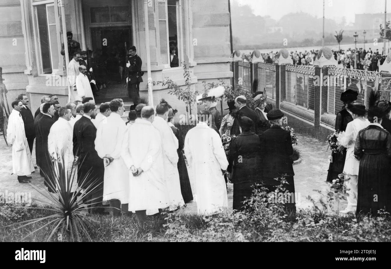 07/31/1915. Une visite intéressante. SM la Reine (X) en arrivant au sanatorium Ledo tuberculosis, à Bilbao. Crédit : Album / Archivo ABC / Ramón Alba Banque D'Images