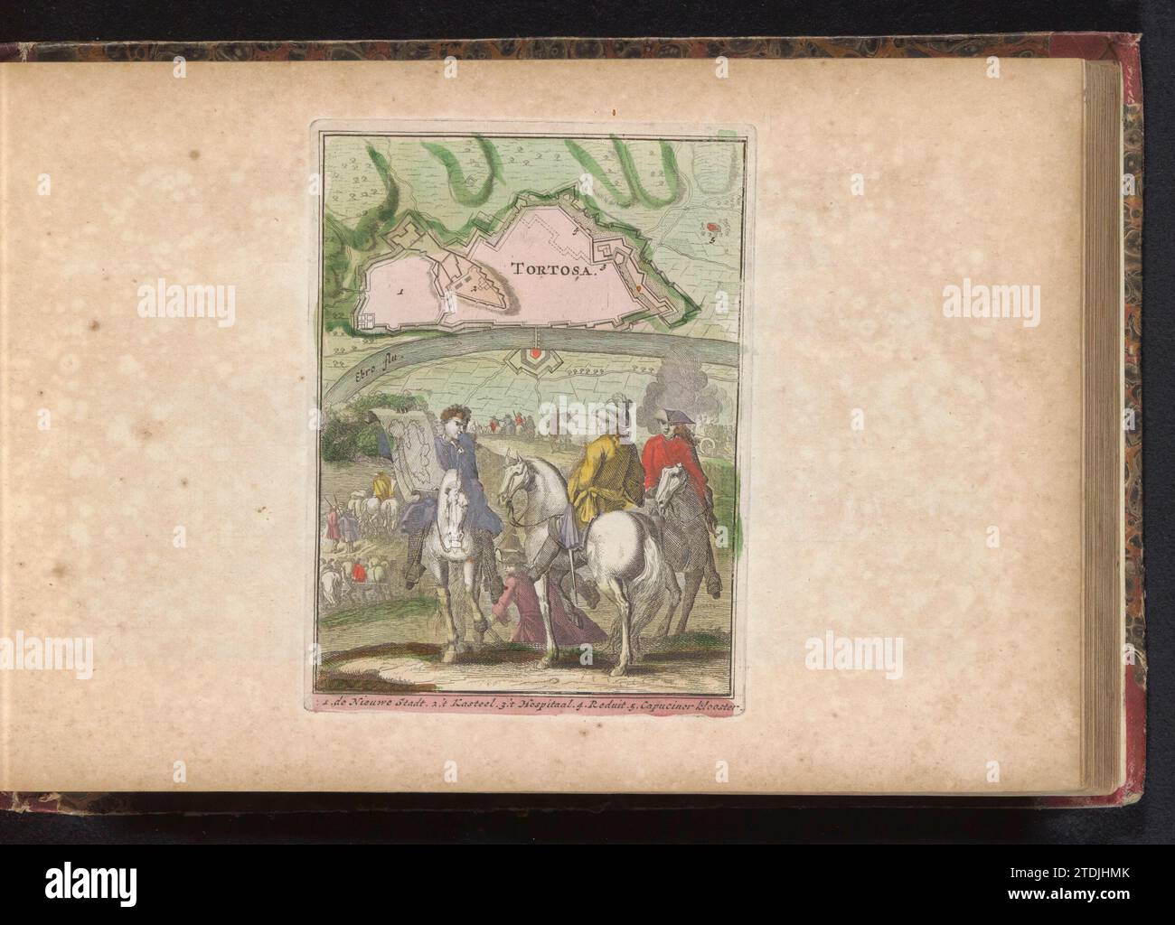 Bataille autour de Tortosa, Anonyme, 1735 carte des renforts pour la ville catalane de Tortosa. Au premier plan, deux cavaliers étudient une carte de la ville. Partie d'un atlas avec 223 cartes des pays et des villes et des scènes de guerre en Europe dans la période ca. 1690-1735. Imprimeur : Northern Netherlandspublisher : Amsterdam papier gravure / gravure / laquage Torty carte des renforts pour la ville catalane de Tortosa. Au premier plan, deux cavaliers étudient une carte de la ville. Partie d'un atlas avec 223 cartes des pays et des villes et des scènes de guerre en Europe dans la période ca. 1690-1735. Imprimeur : non Banque D'Images
