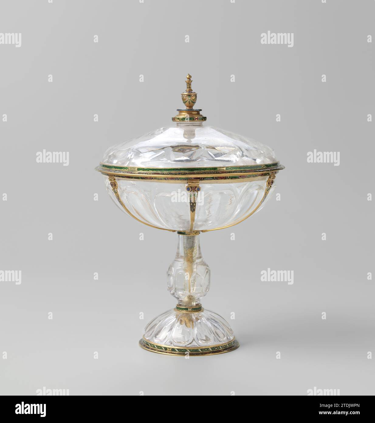Coupe Lid, Anonymous, c. 1600 couvercle de cristal de roche dans un cadre doré. Cadre Freiburg : Or (Métal). Cadre : couvercle de cristal de roche dans un cadre doré. Cadre Freiburg : Or (Métal). cadre : Banque D'Images