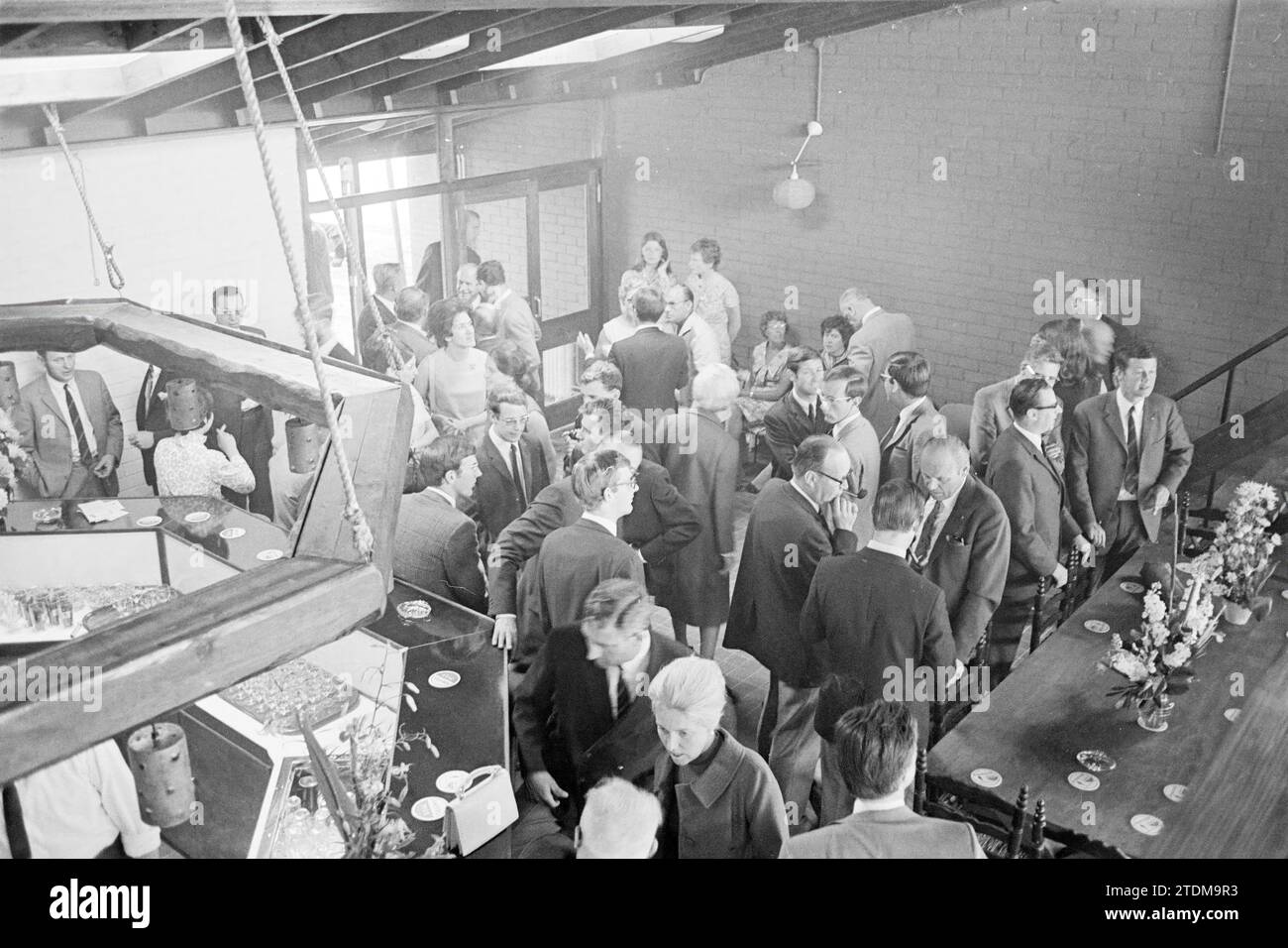 Réception ado'20, ado football, 16-05-1970, Whizgle nouvelles du passé, adaptées à l'avenir. Explorez les récits historiques, l'image de l'agence néerlandaise avec une perspective moderne, comblant le fossé entre les événements d'hier et les perspectives de demain. Un voyage intemporel façonnant les histoires qui façonnent notre avenir Banque D'Images