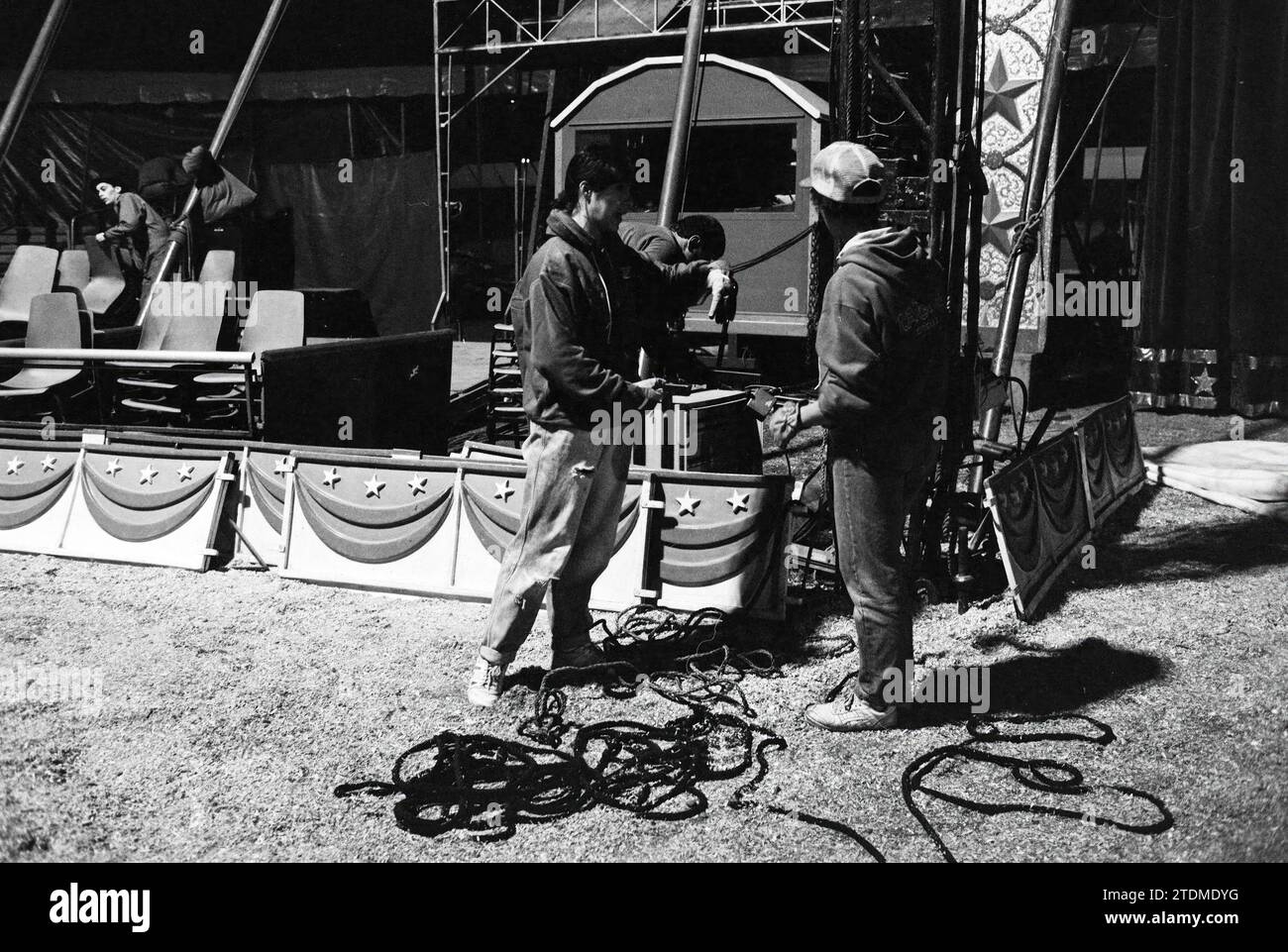 Démolir American Circus, 20-07-1993, Whizgle News from the Past, taillé pour l'avenir. Explorez les récits historiques, l'image de l'agence néerlandaise avec une perspective moderne, comblant le fossé entre les événements d'hier et les perspectives de demain. Un voyage intemporel façonnant les histoires qui façonnent notre avenir Banque D'Images