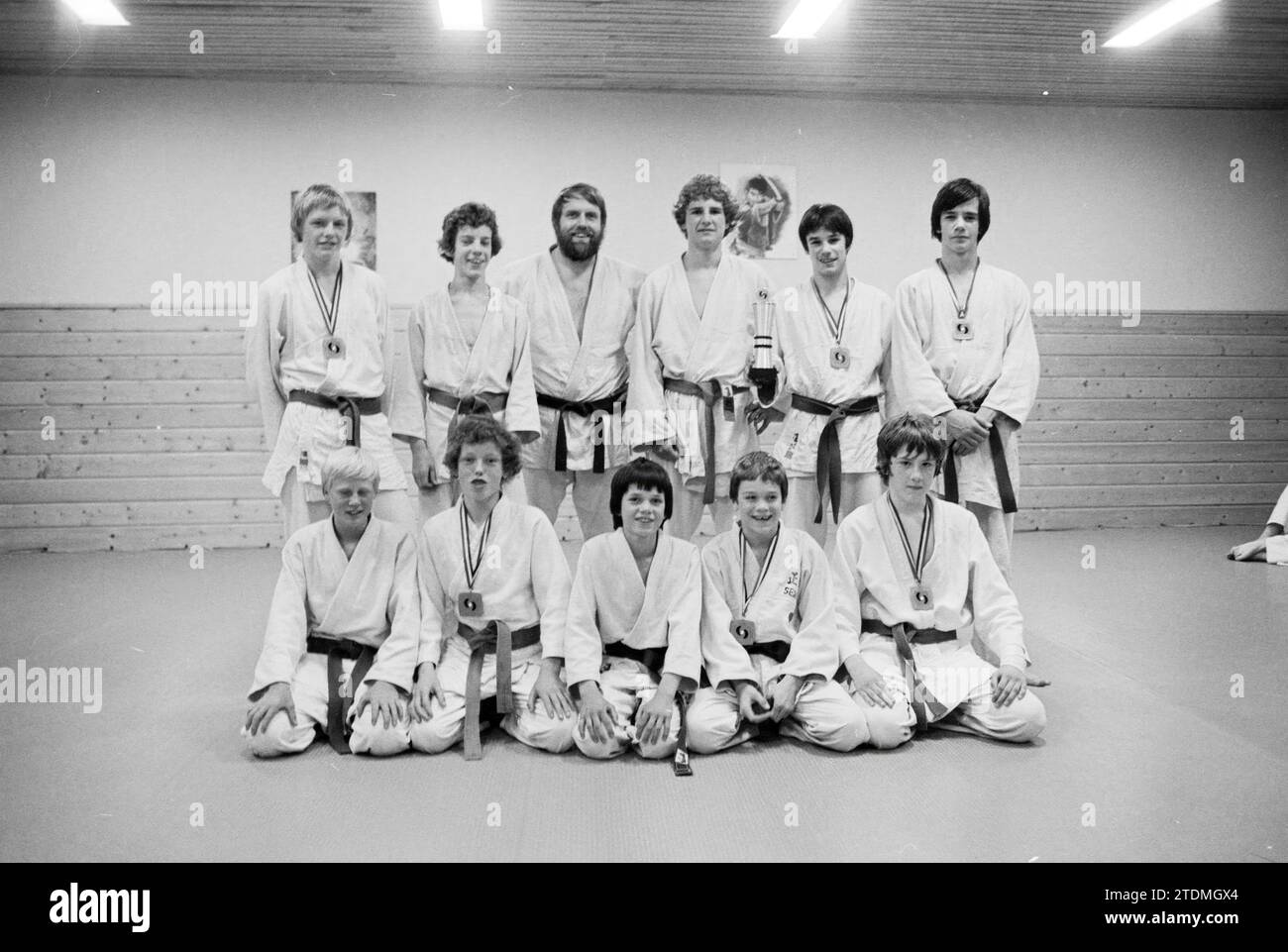 Équipe de judo Kenamju, Judo, 07-05-1979, Whizgle News from the Past, taillé sur mesure pour l'avenir. Explorez les récits historiques, l'image de l'agence néerlandaise avec une perspective moderne, comblant le fossé entre les événements d'hier et les perspectives de demain. Un voyage intemporel façonnant les histoires qui façonnent notre avenir Banque D'Images
