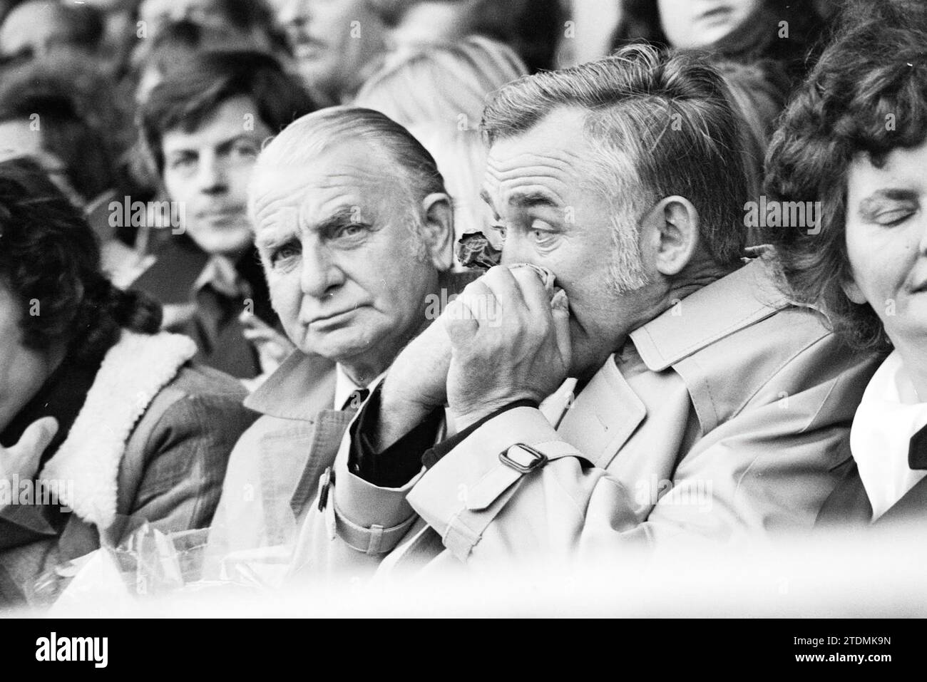 Benefit Match Henk Angenent, Culemborg, football People and Trainers, 09-11-1975, Whizgle News from the Past, taillé pour l'avenir. Explorez les récits historiques, l'image de l'agence néerlandaise avec une perspective moderne, comblant le fossé entre les événements d'hier et les perspectives de demain. Un voyage intemporel façonnant les histoires qui façonnent notre avenir Banque D'Images