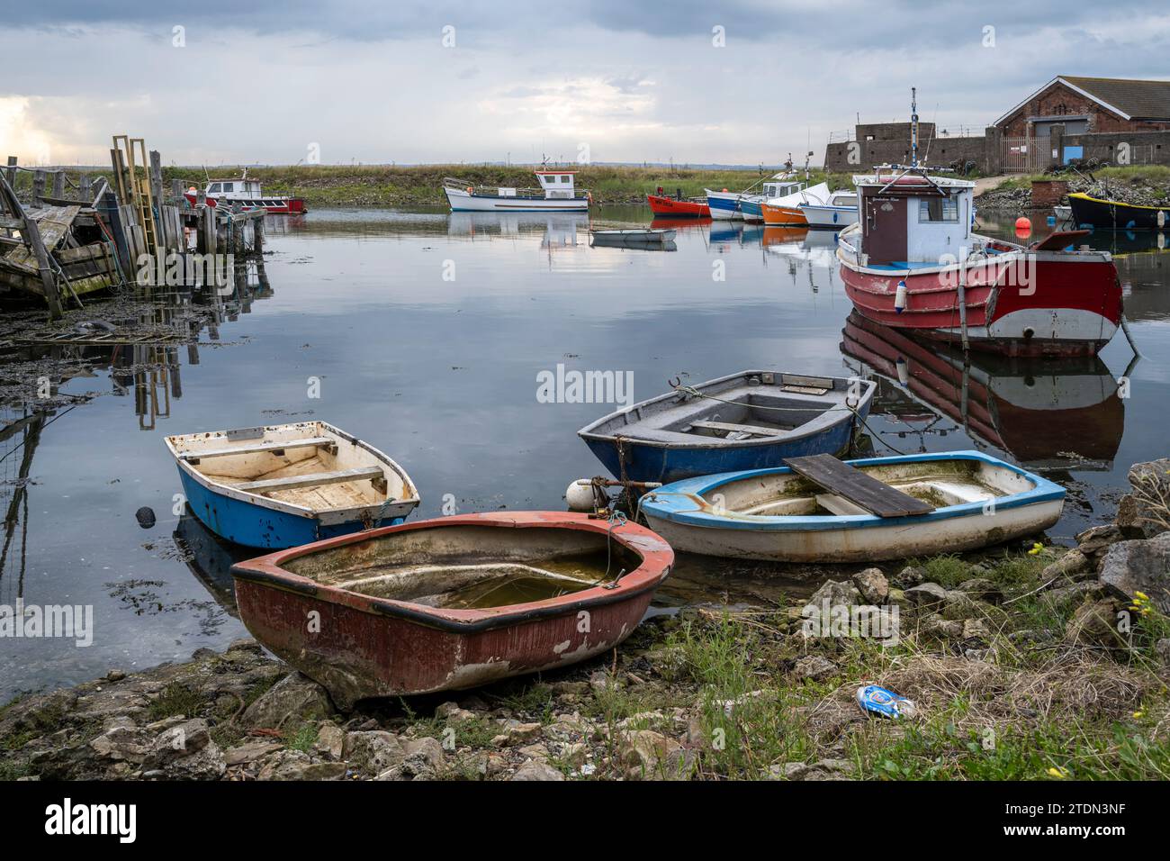 Bateaux de pêche amarrés dans le port de Paddy's Hole, Teesside Banque D'Images