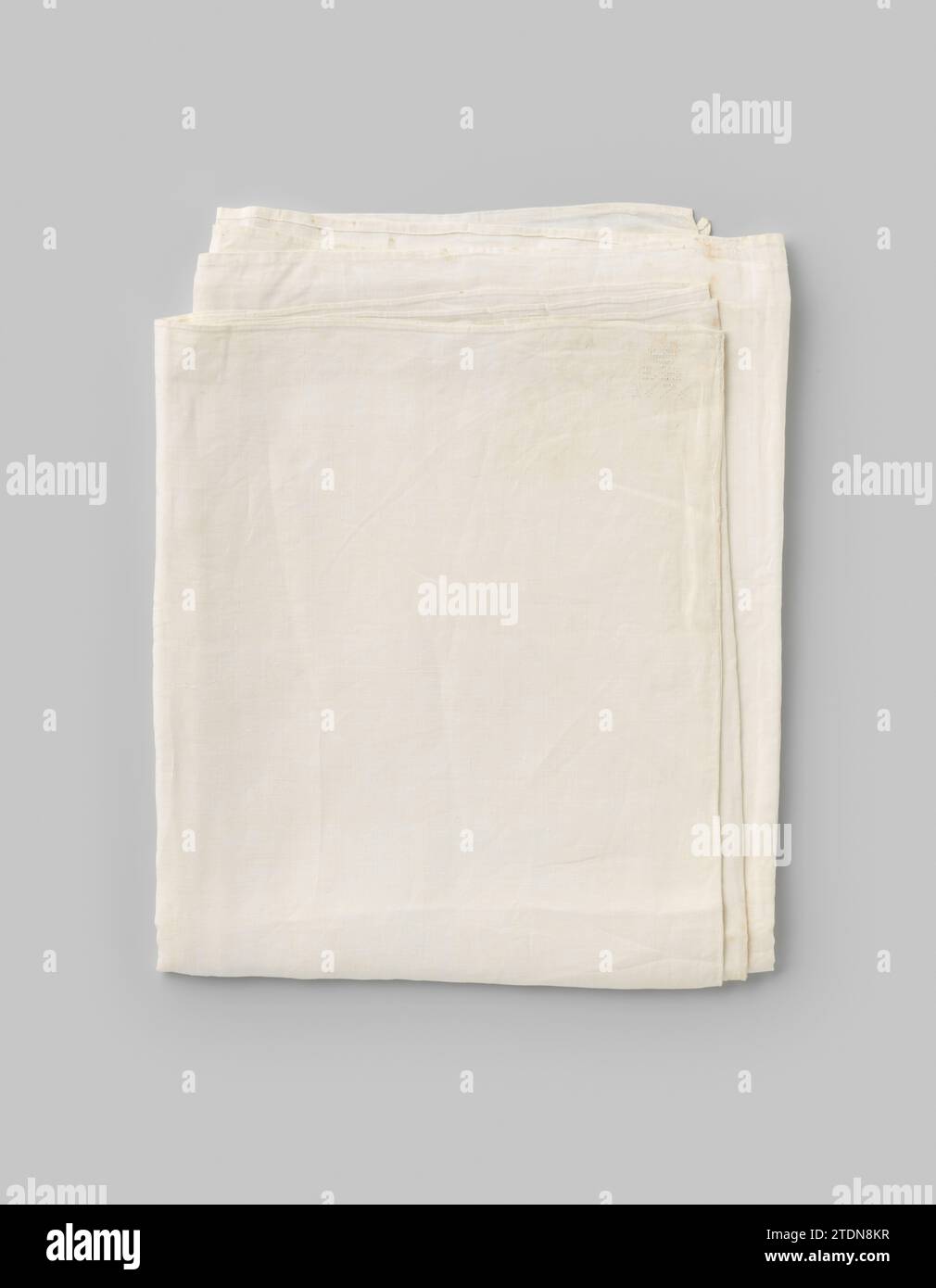 Drap de lit. Marque : lettres couronnées LH et année 1676., Anonyme, 1676 Bedslaken van Linnen, marqué en bindgat : couronné LH et 1676. Lin néerlandais (matériau) Bedslaken van Linnen, marqué en bindgat : couronné LH et 1676. Lin néerlandais (matériel) Banque D'Images