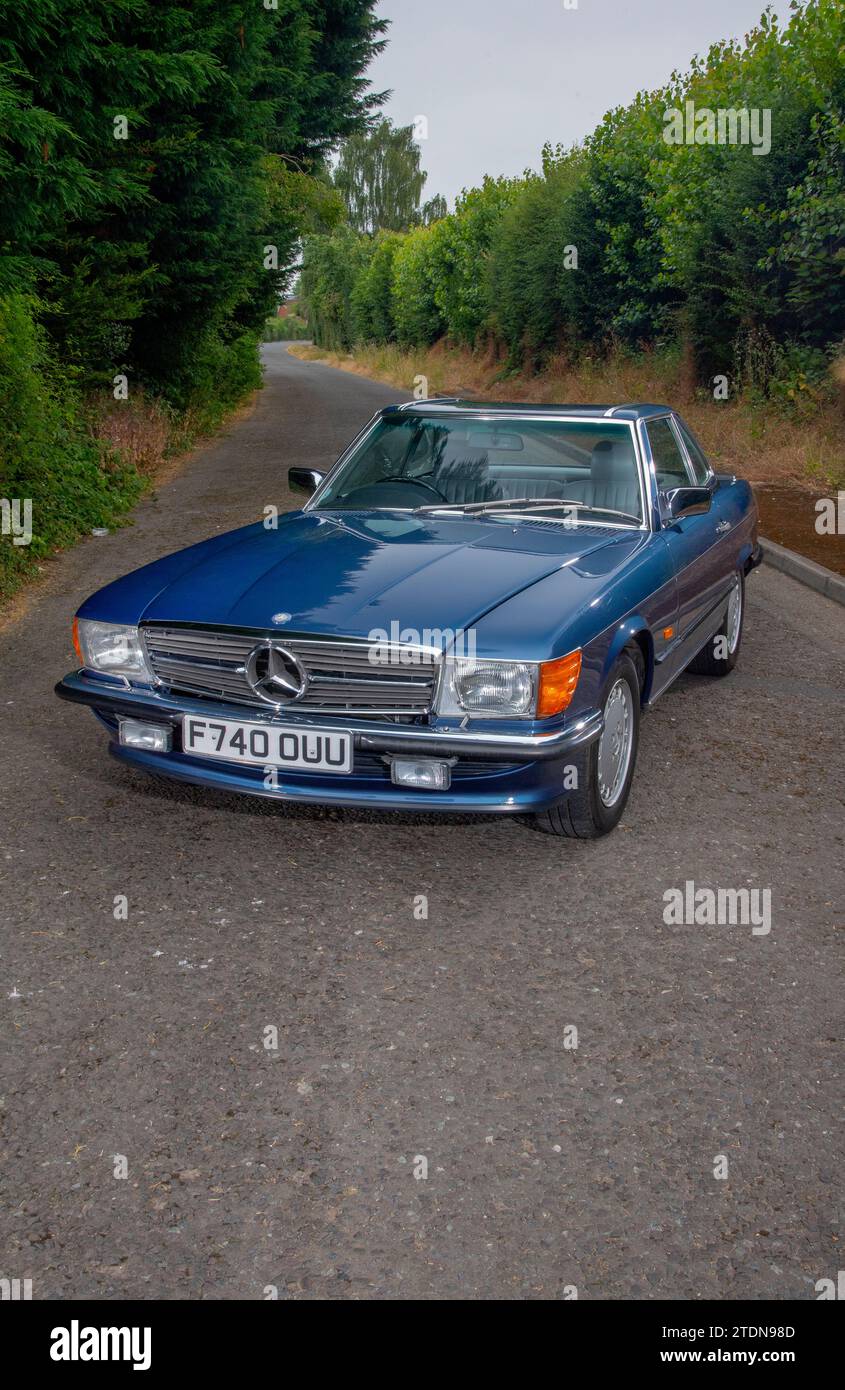 Mercedes W107 500SL classique convertible allemand 1988 Banque D'Images