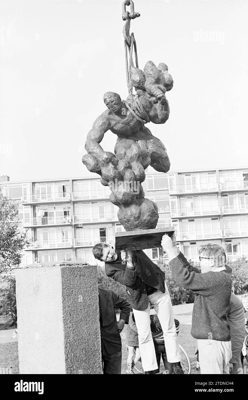 Placement image, 14-10-1964, Whizgle News from the Past, taillé pour l'avenir. Explorez les récits historiques, l'image de l'agence néerlandaise avec une perspective moderne, comblant le fossé entre les événements d'hier et les perspectives de demain. Un voyage intemporel façonnant les histoires qui façonnent notre avenir Banque D'Images