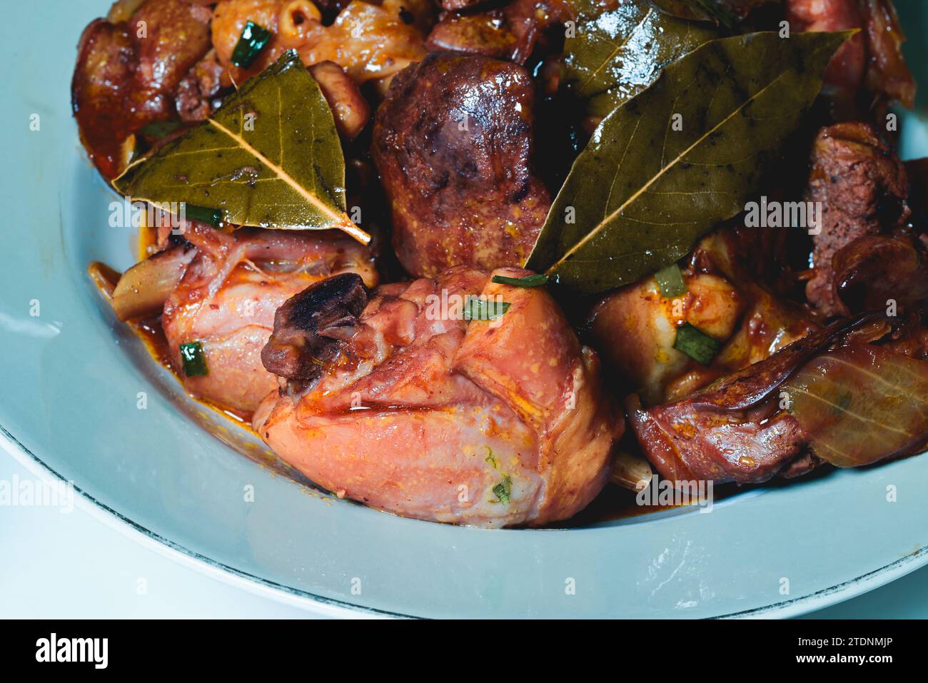 Poulet adobo - un plat philippin, gros plan Banque D'Images