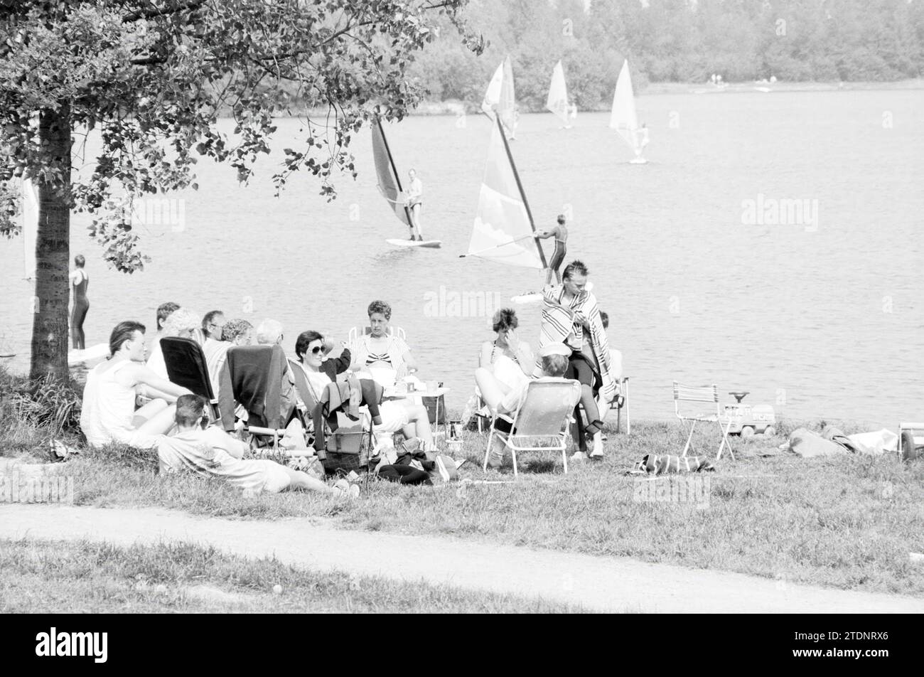 Loisirs aquatiques Haarlemmermeersebos, Loisirs, 15-05-1988, Whizgle nouvelles du passé, adaptées à l'avenir. Explorez les récits historiques, l'image de l'agence néerlandaise avec une perspective moderne, comblant le fossé entre les événements d'hier et les perspectives de demain. Un voyage intemporel façonnant les histoires qui façonnent notre avenir Banque D'Images