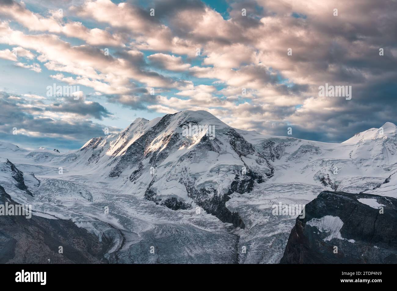 Le Glacier Gorner vue sur le glacier de la vallée sur le côté ouest du massif du Monte Rosa depuis le sommet du Gornergrat, Suisse Banque D'Images