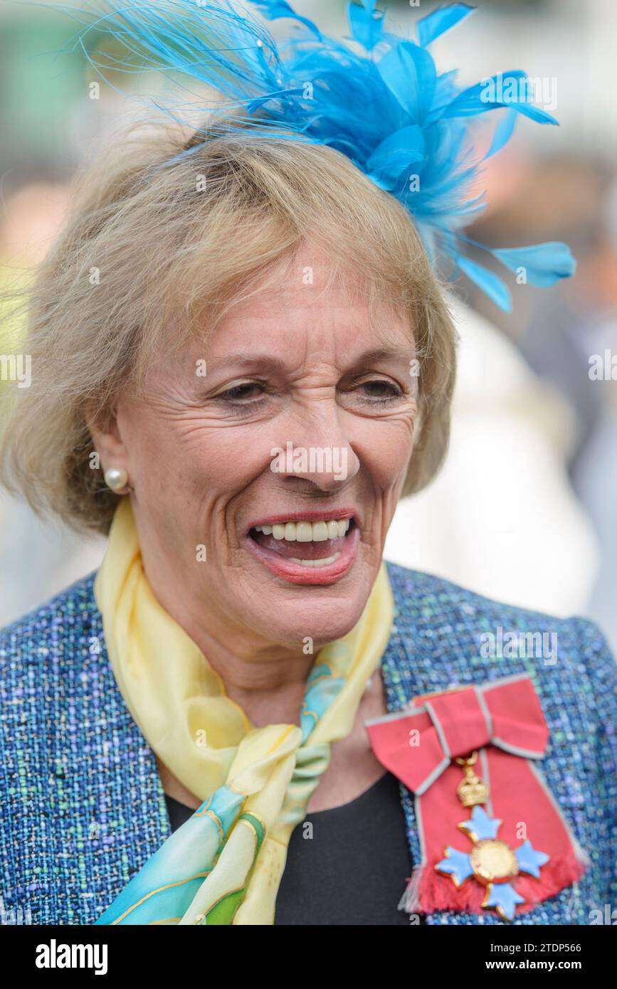 Dame Esther Rantzen - journaliste et présentatrice à la télévision - au service commémoratif de Dame Vera Lynn à l'abbaye de Westminster, le 21st mars 2022 Banque D'Images