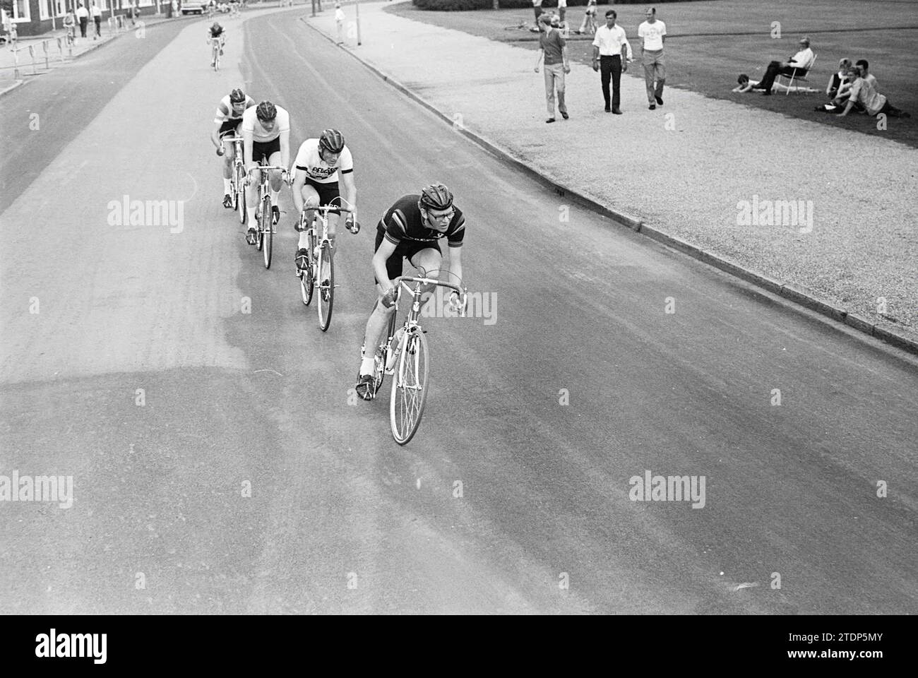 Course cycliste amateur, Cyclisme, 02-08-1969, Whizgle News from the Past, taillé pour l'avenir. Explorez les récits historiques, l'image de l'agence néerlandaise avec une perspective moderne, comblant le fossé entre les événements d'hier et les perspectives de demain. Un voyage intemporel façonnant les histoires qui façonnent notre avenir Banque D'Images