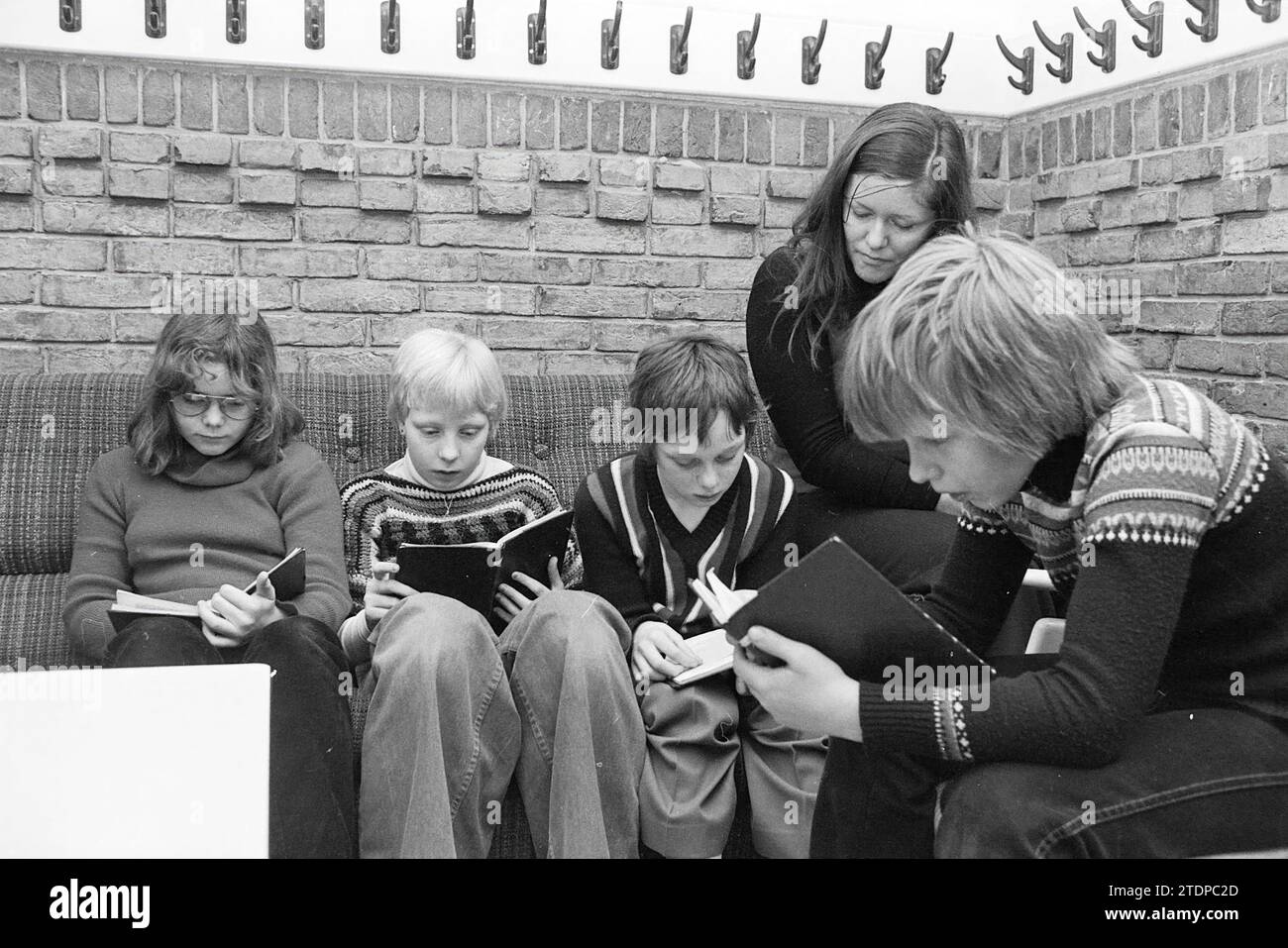60 ans. Anniversaire Ossendorpschool, IJm., anniversaire, anniversaires, écoles, 25-01-1978, Whizgle nouvelles du passé, adaptées à l'avenir. Explorez les récits historiques, l'image de l'agence néerlandaise avec une perspective moderne, comblant le fossé entre les événements d'hier et les perspectives de demain. Un voyage intemporel façonnant les histoires qui façonnent notre avenir Banque D'Images