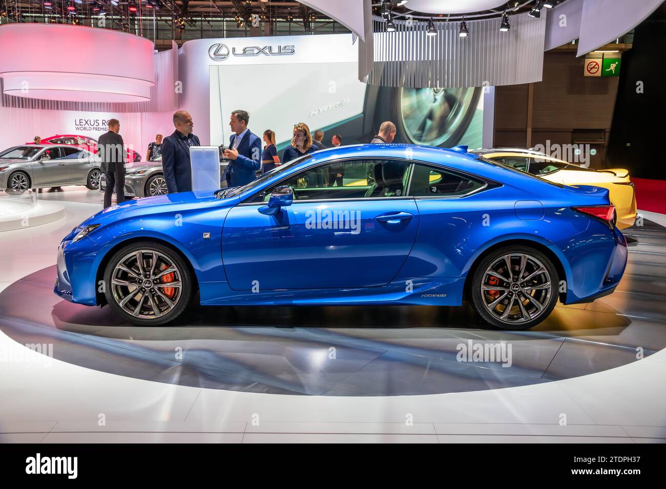 Lexus RC300h F Sport Line au salon de l'automobile de Paris. Paris, France - 3 octobre 2018. Banque D'Images
