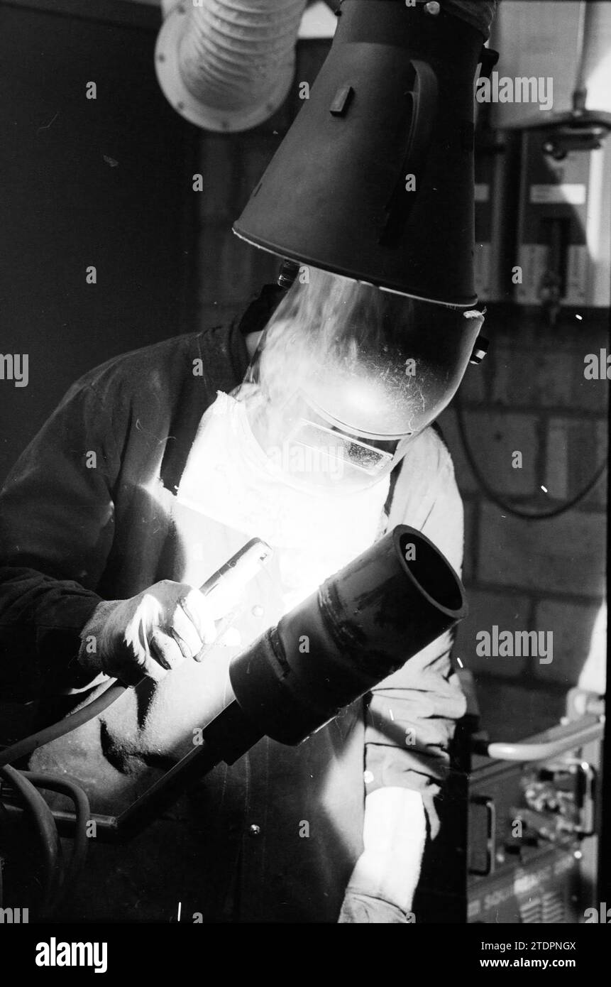 Formation aux professions techniques, Office de l'emploi, Haarlem, pays-Bas, 24-09-1992, Whizgle nouvelles du passé, adaptées à l'avenir. Explorez les récits historiques, l'image de l'agence néerlandaise avec une perspective moderne, comblant le fossé entre les événements d'hier et les perspectives de demain. Un voyage intemporel façonnant les histoires qui façonnent notre avenir Banque D'Images