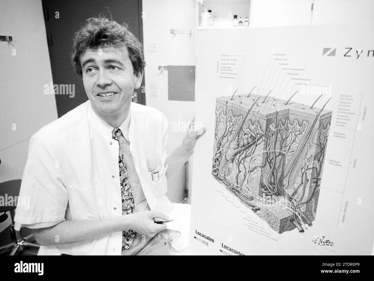 Dermatologue du Dr L.C. Beljaard à l'hôpital Johannes de DEO, Haarlem, Maarten van Heemskerkstraat, pays-Bas, Whizgle News from the Past, taillé pour l'avenir. Explorez les récits historiques, l'image de l'agence néerlandaise avec une perspective moderne, comblant le fossé entre les événements d'hier et les perspectives de demain. Un voyage intemporel façonnant les histoires qui façonnent notre avenir Banque D'Images